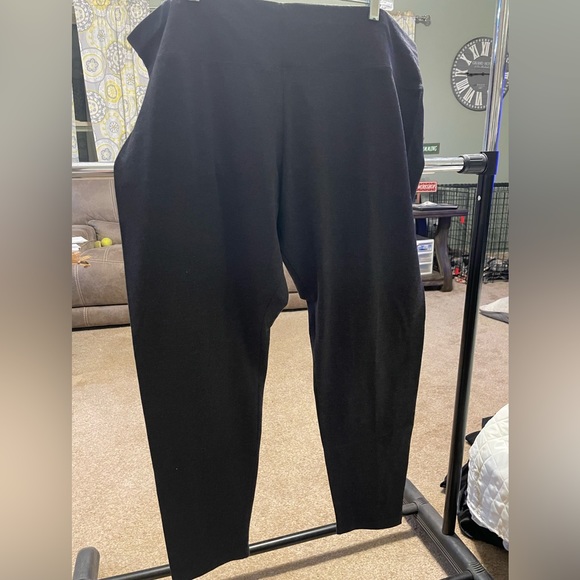 EVRI Pants - New with tags Evri gray leggings. Plus size 3X.